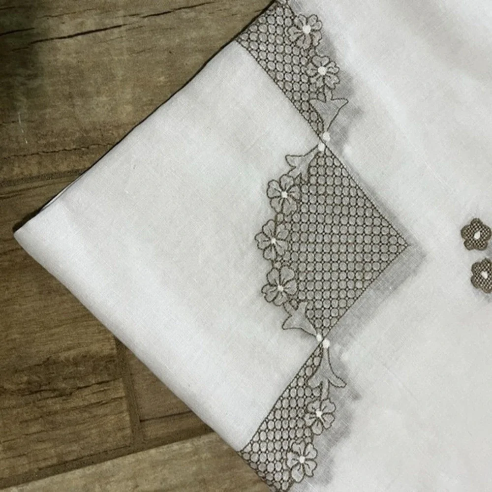 Vintage Cream Linen Tablecloth Topper 31